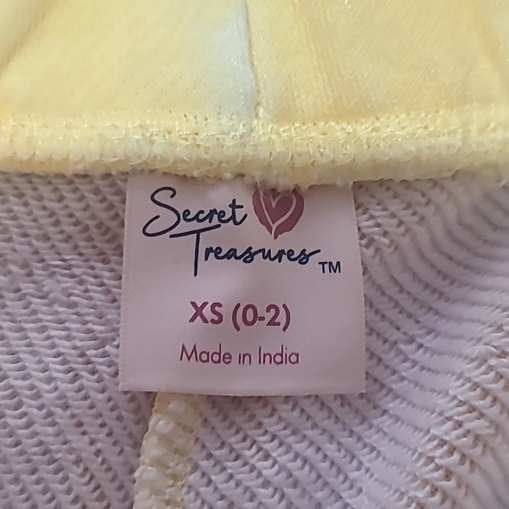 Women's Tie Dye Yellow Comfortable Breathable Sleep Shorts, Size XSmall, NEW - Picture 2 of 3